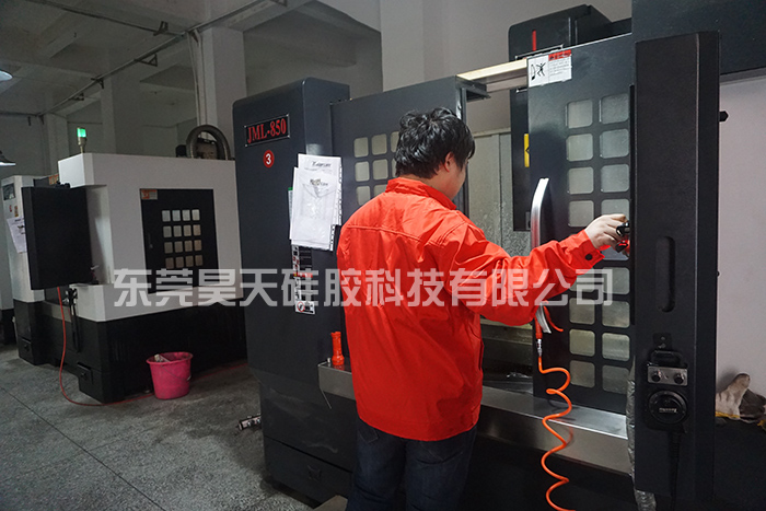 硅胶套生产厂家_耳机缠绕器开模